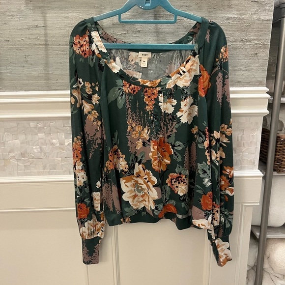 New medium Anthropologie Tiny long sleeve scoop neck raglan top green floral - Picture 3 of 17